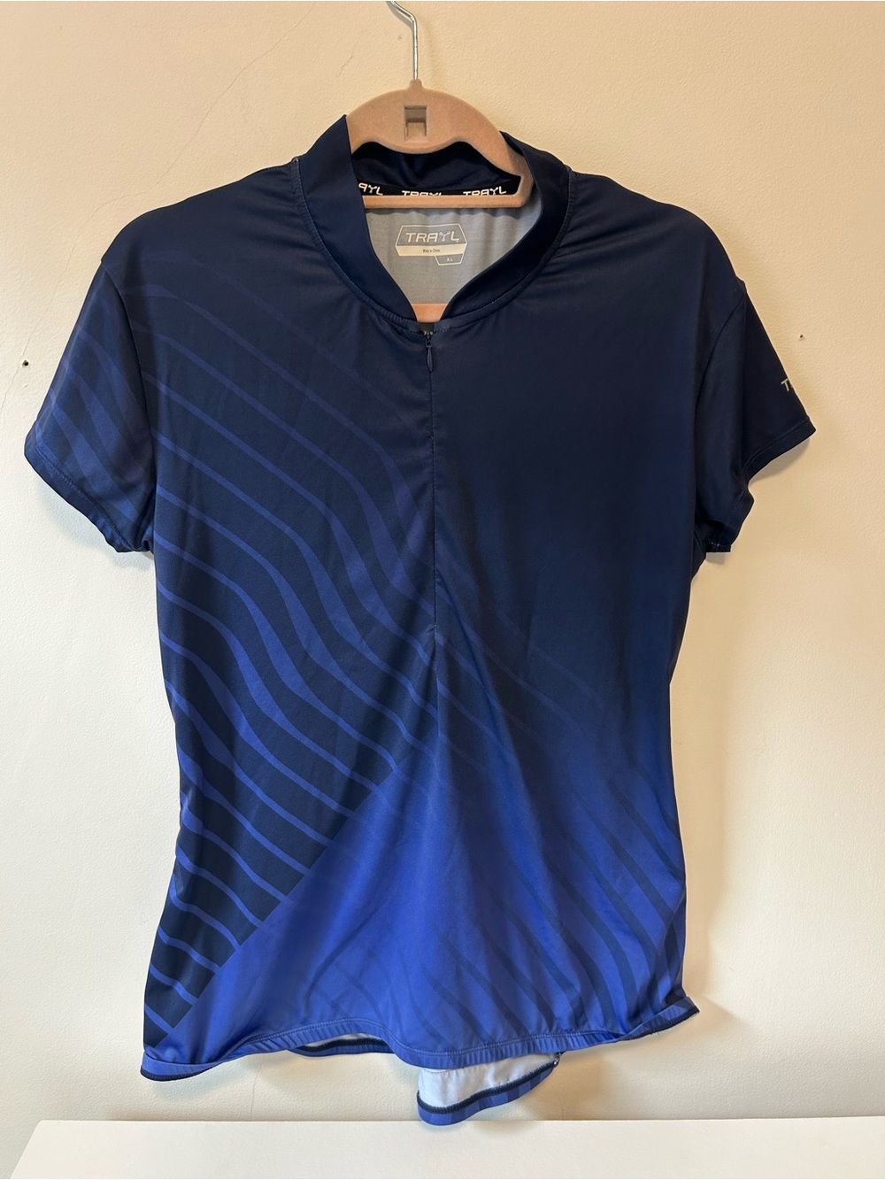 TRRL Women's Navy Short-Sleeve Cycling Jersey with Subtle Wave Pattern